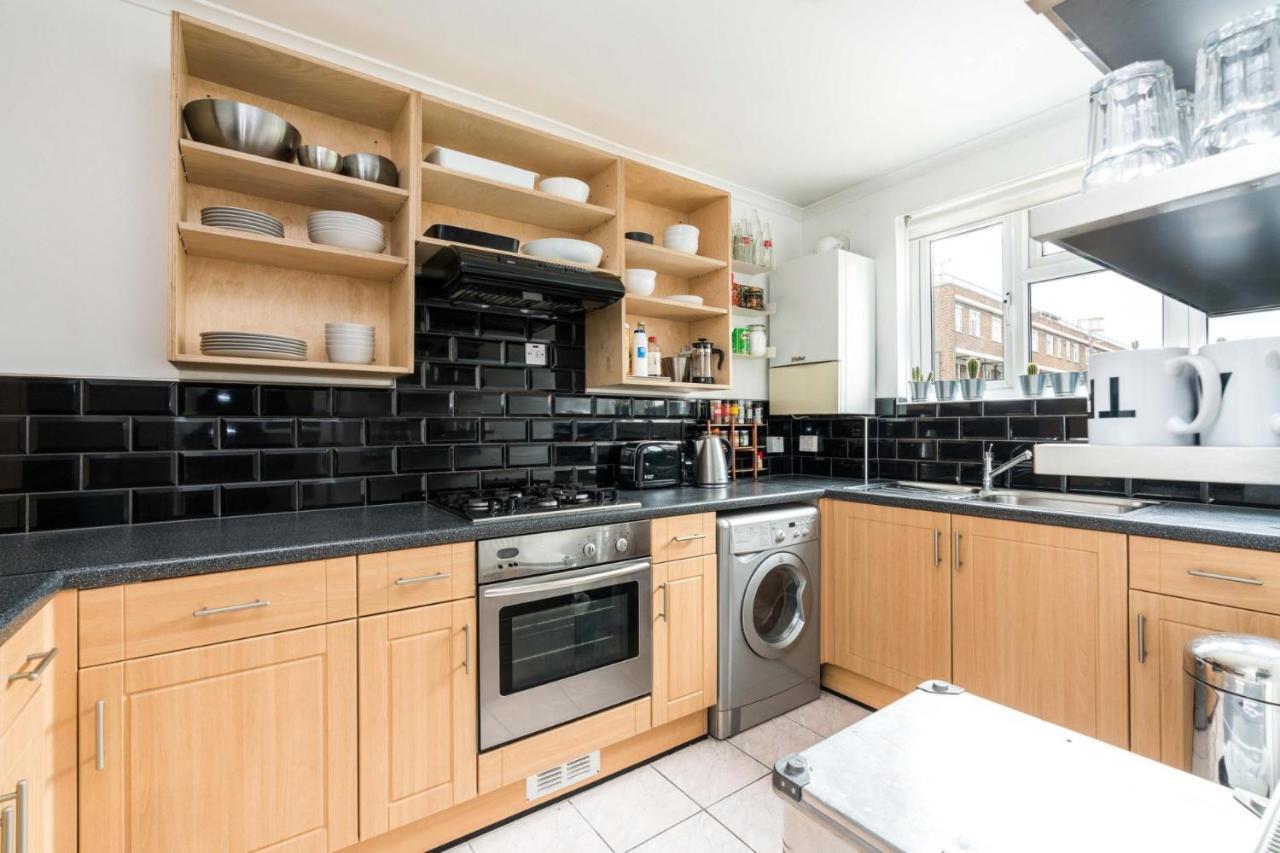 Super 1 Bed Flat Hoxton Zone 1 *